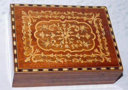 Ancienne vintage boite a - ou,
