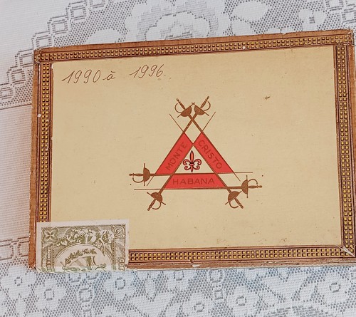 Ancienne boite vide 25 - ancienne,